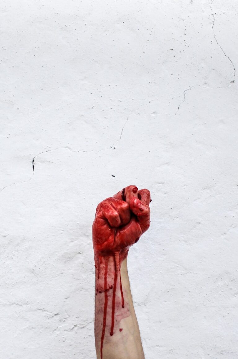 Visele in care apare sange – simbol de putere, rana sau eliberare?