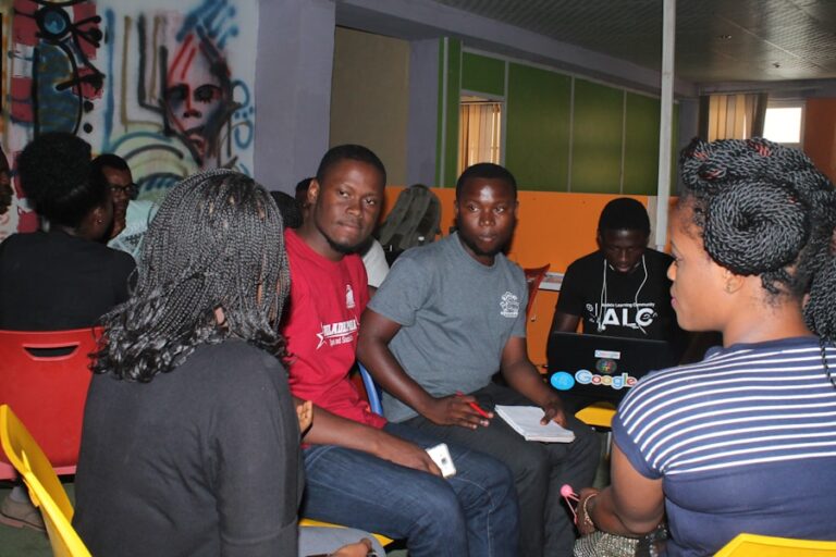 Cum sa iti imbunatatesti abilitatile de leadership pentru a deveni un tanar influent in comunitatea ta