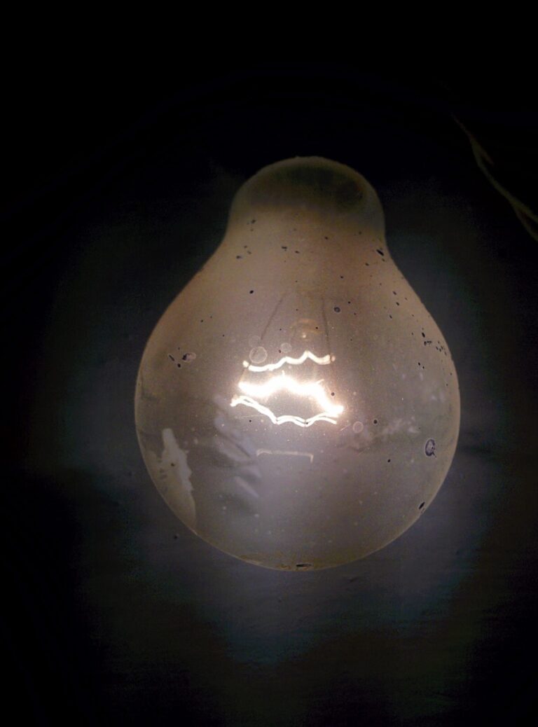 Cum se formeaza un fulger globular si de ce este atat de rar