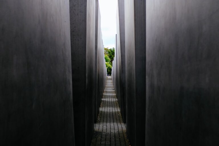 De ce visezi cimitire