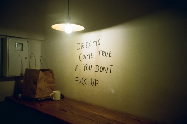 Ce inseamna cand visezi ca te desparti